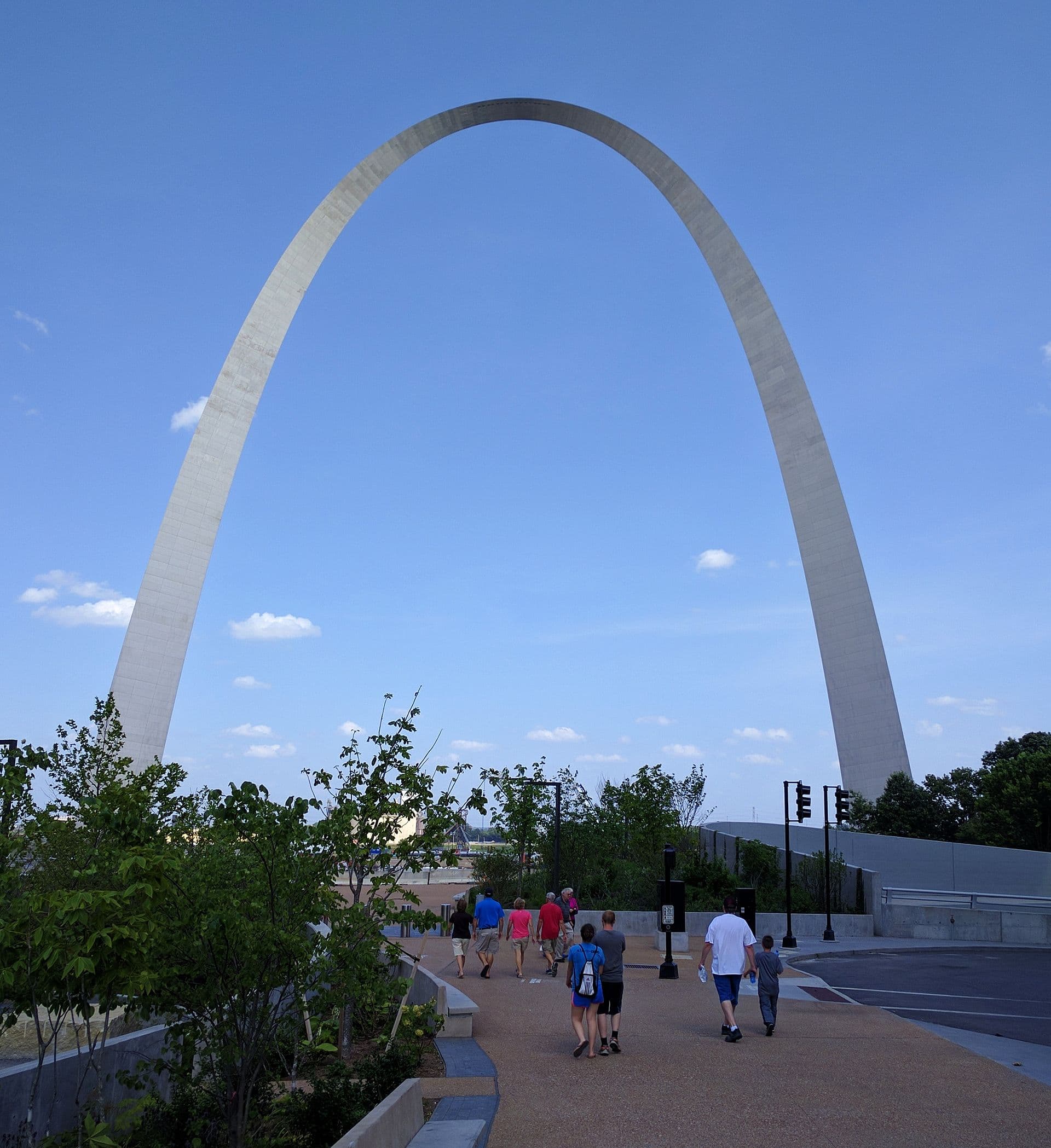 A gallery image from US Buildings: Gateway Arch St Louis