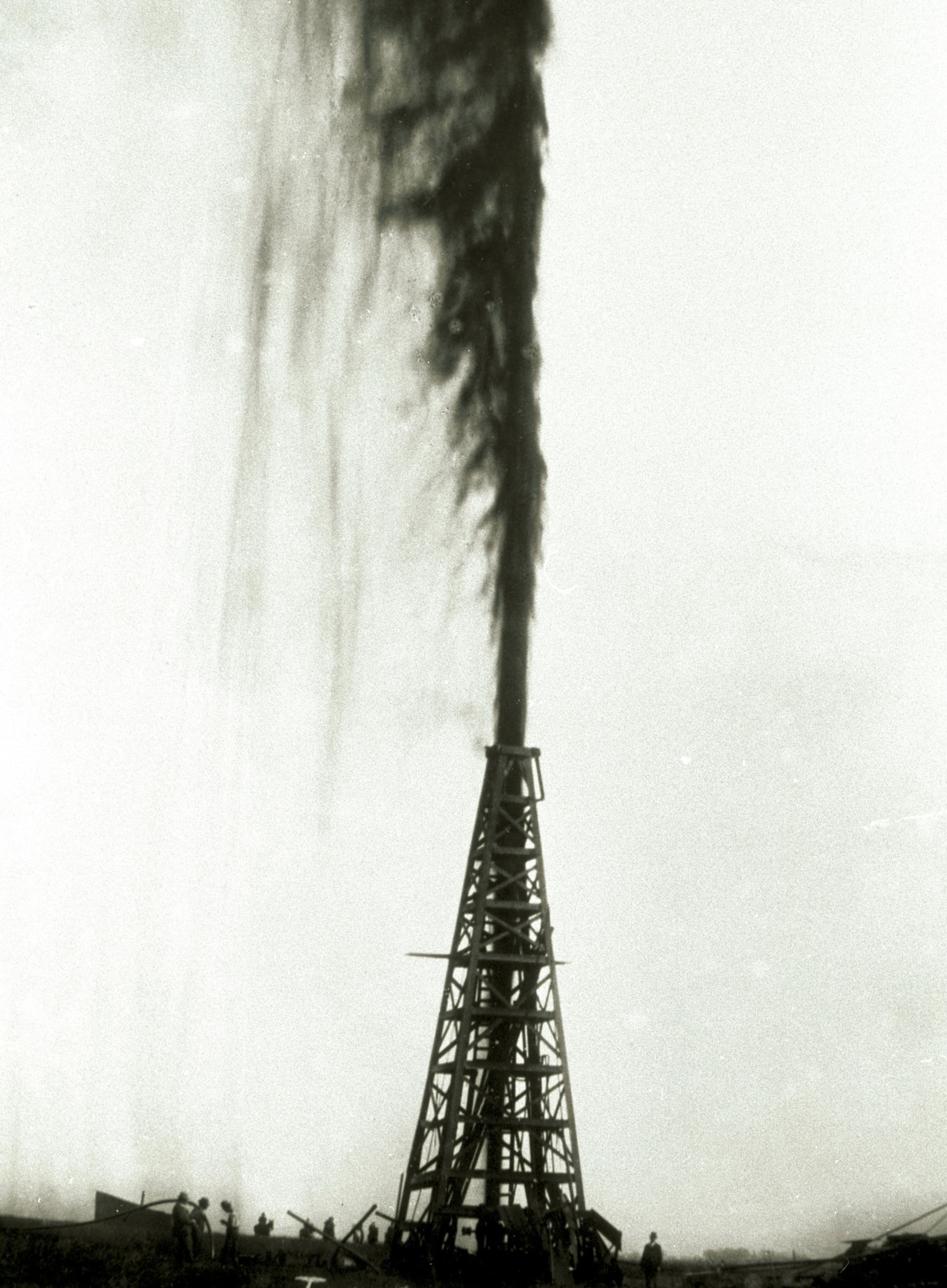A 150-foot column of oil launches the Texas petroleum boom.