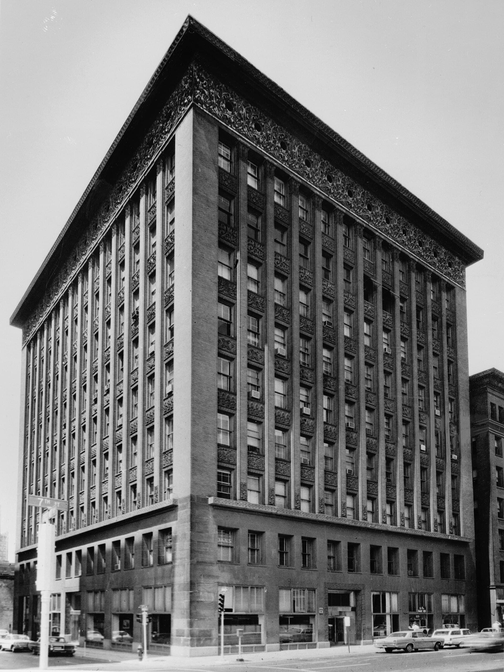 A gallery image from US Buildings: Wainwright Building
