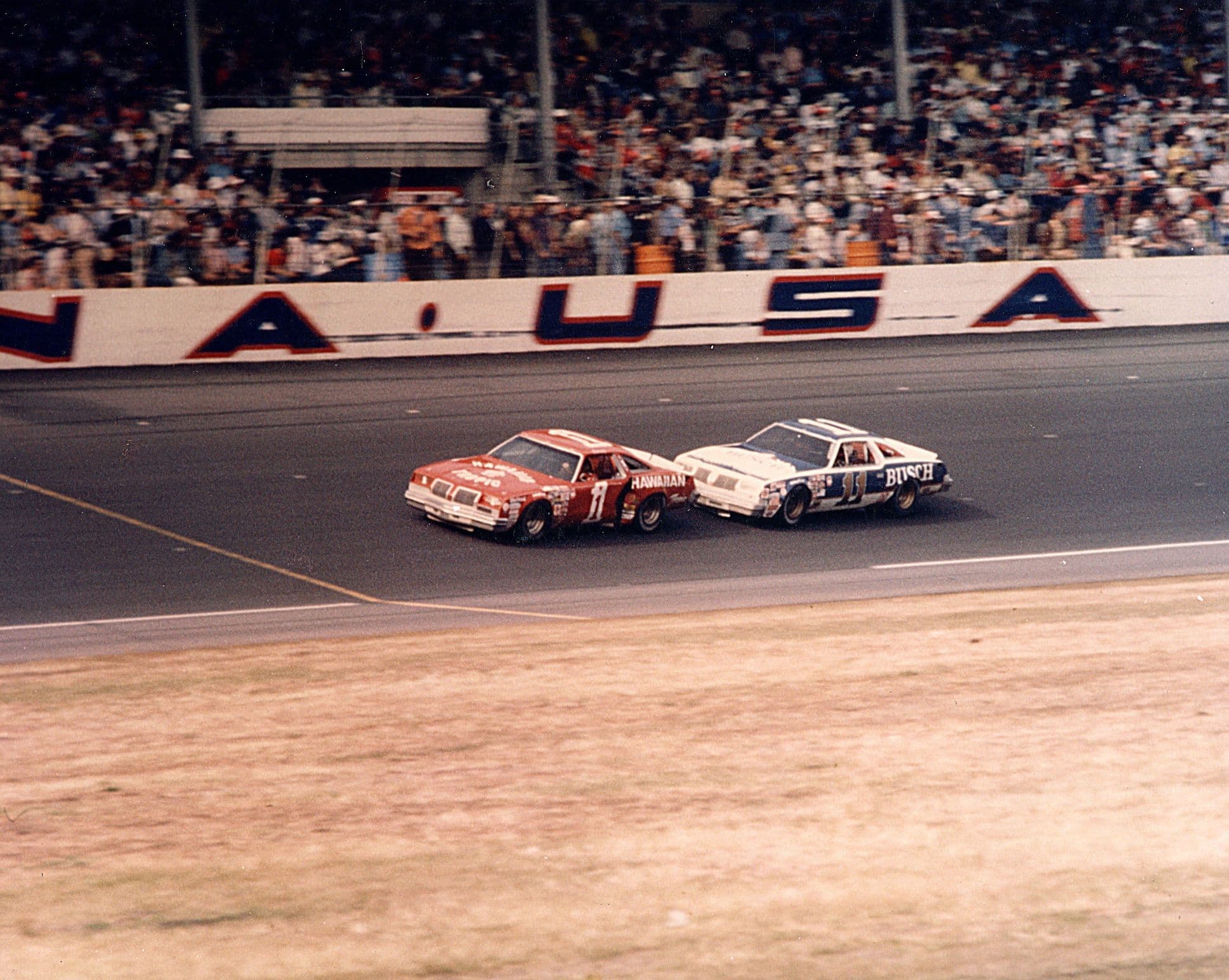 Daytona 500 1979 dramatic last-lap crash between Donnie Allison and Cale Yarborough